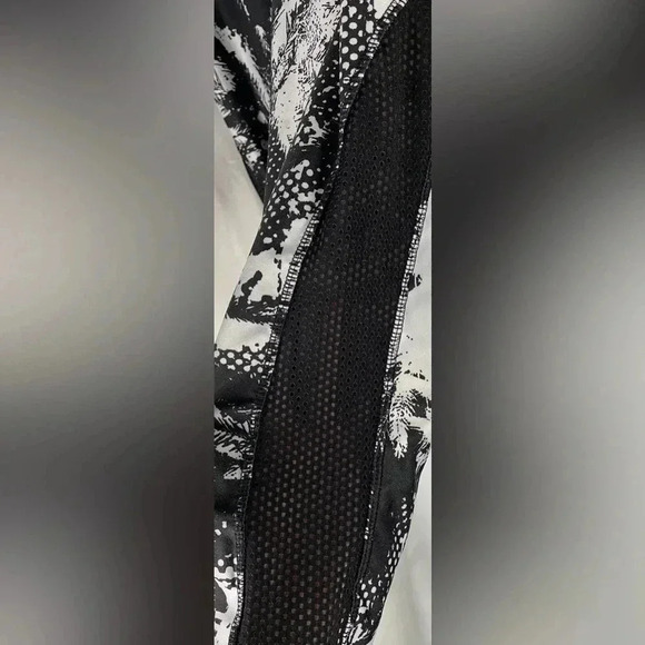 Athletic leggings, women’s unknown brand - Picture 5 of 5